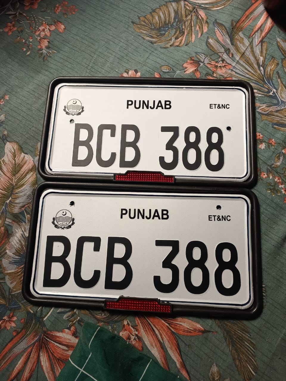 EMBOSSED NUMBER PLATES FOR CAR WITH FREE COVERS