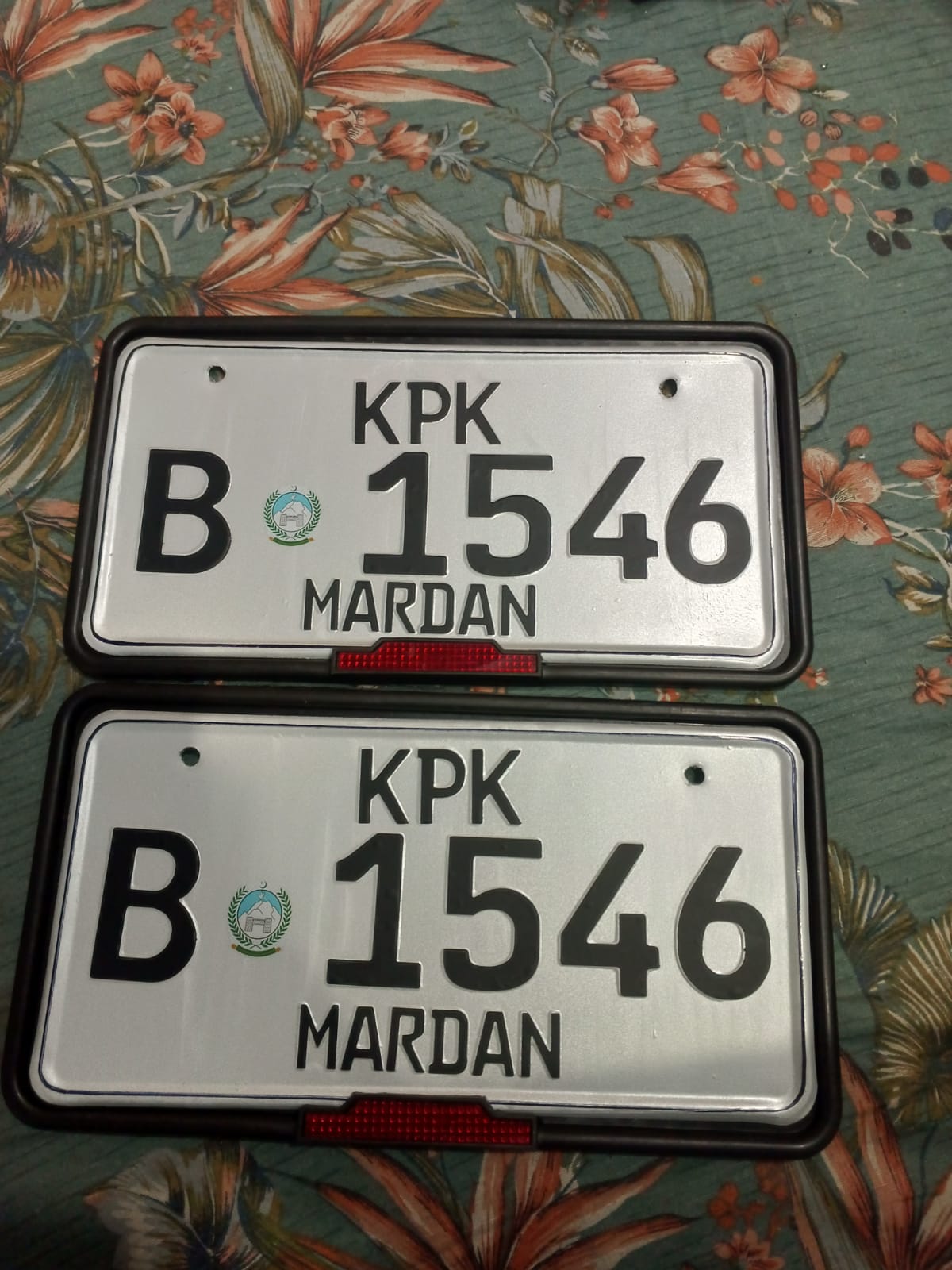 EMBOSSED NUMBER PLATES FOR CAR WITH FREE COVERS