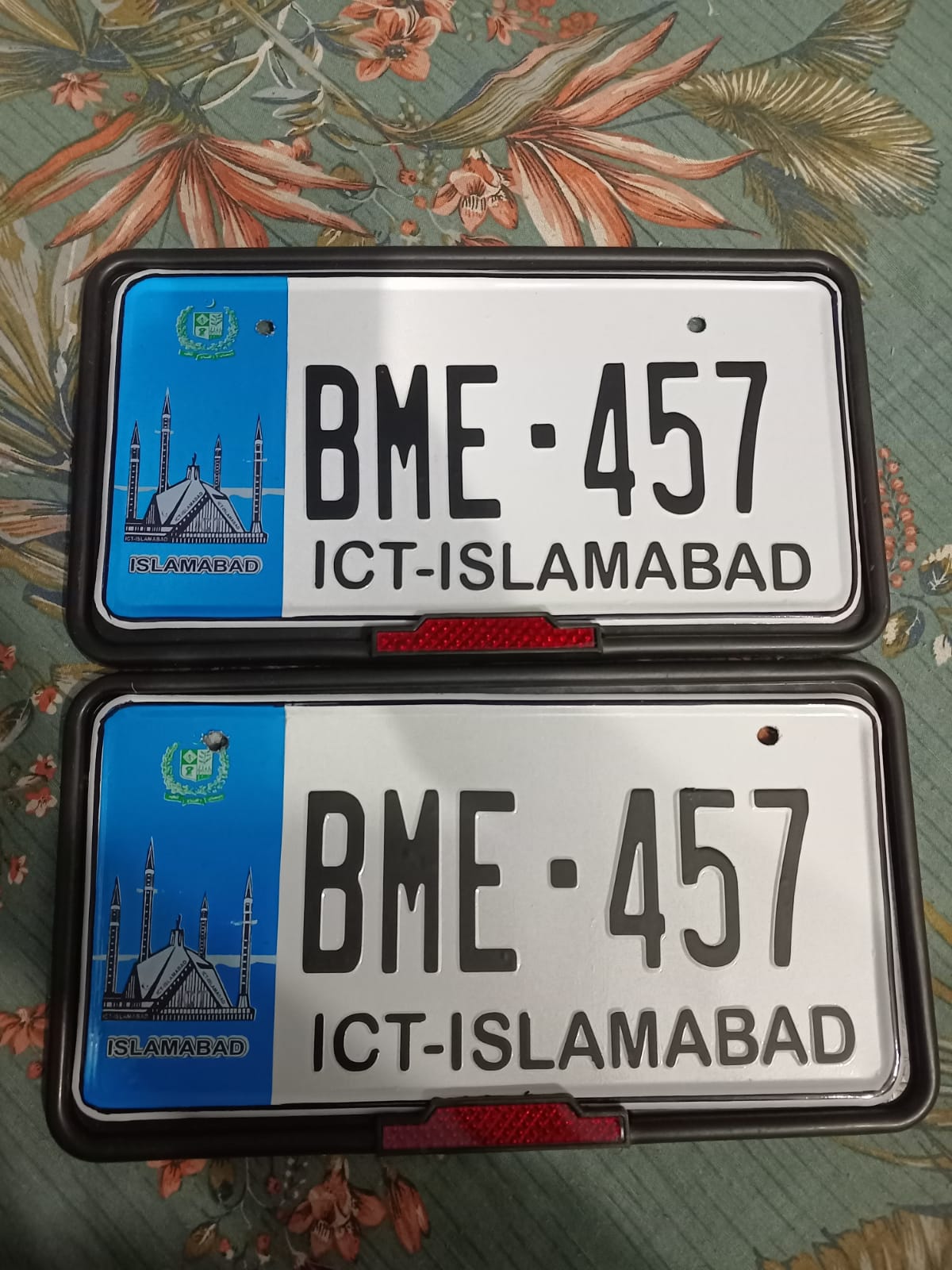 EMBOSSED NUMBER PLATES FOR CAR WITH FREE COVERS